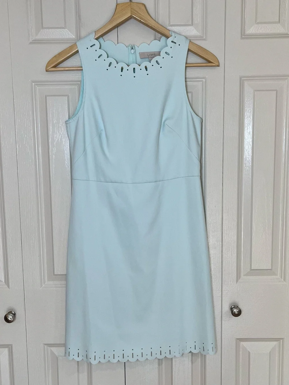 LOFT Scalloped Lazer Cut Knee Length Light Blue Dress Size 4